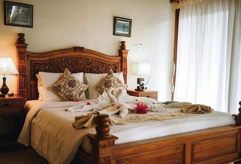 חדר דלוקס נוף בריכה, Amed Cafe & Hotel Kebun Wayan