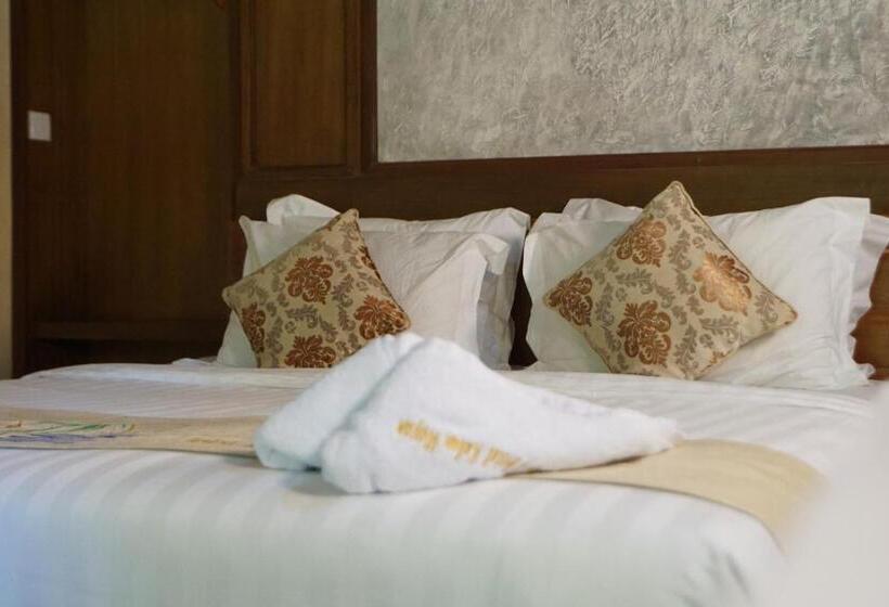 חדר סטנדרט עם מרפסת, Amed Cafe & Hotel Kebun Wayan