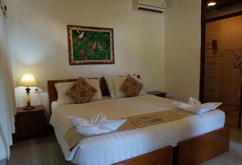 חדר סטנדרט עם מרפסת, Amed Cafe & Hotel Kebun Wayan