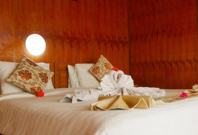 חדר סופריור, Amed Cafe & Hotel Kebun Wayan