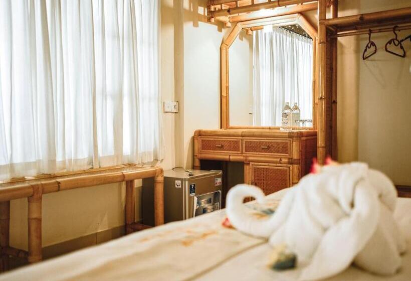 חדר סופריור, Amed Cafe & Hotel Kebun Wayan