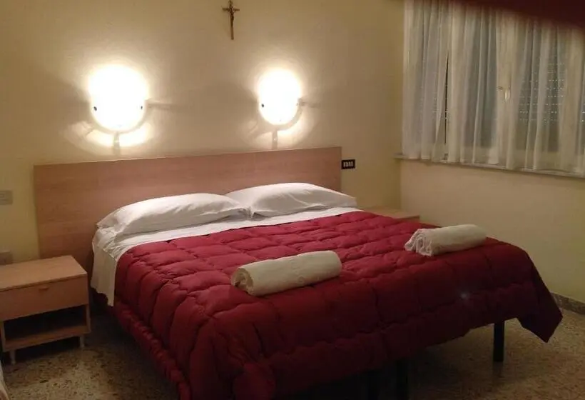 اتاق استاندارد با سرویس بهداشتی مشترک, Casa Diomira