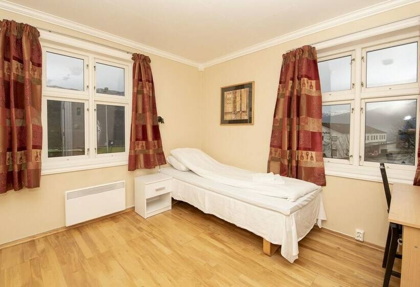 标准单人间, Grand Hotell Sauda