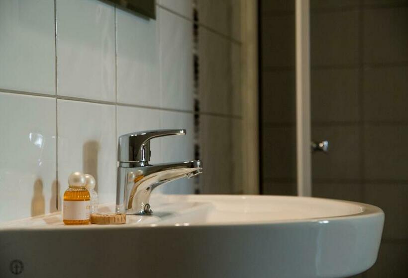 标准间, Grand Hotell Sauda