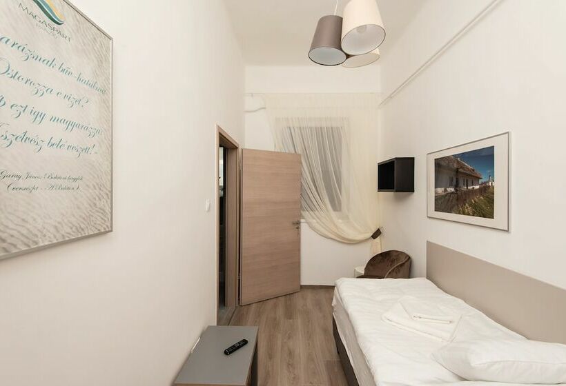 Номер Стандарт Индивидуальный, Magaspart Panzió