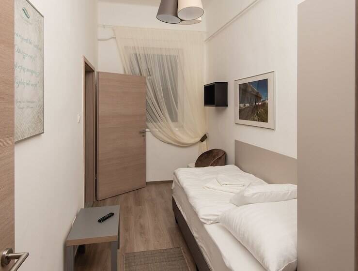 Номер Стандарт, Magaspart Panzió