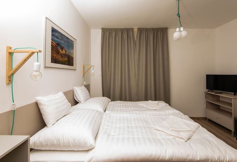 Номер Стандарт, Magaspart Panzió