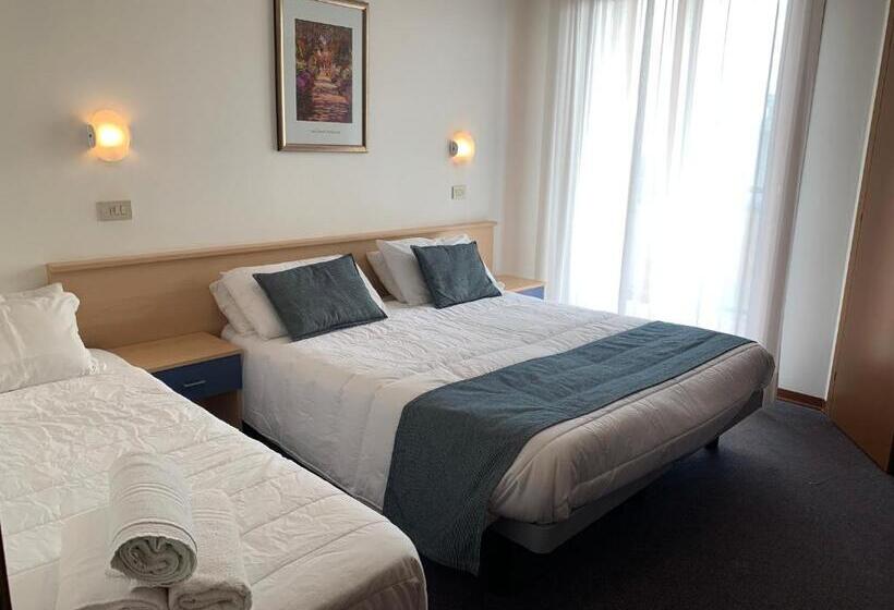 バルコニー付きスタンダードトリプルルーム, Petit