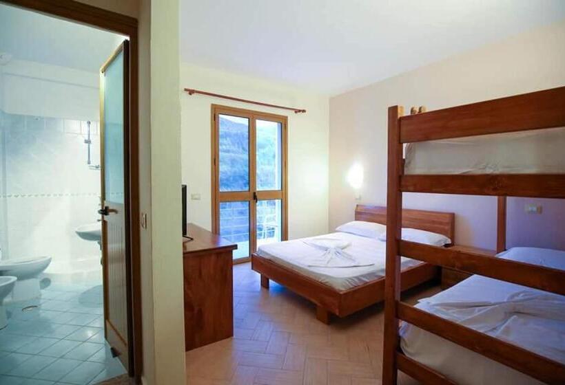 חדר סטנדרט לארבעה, Princess Jerolda