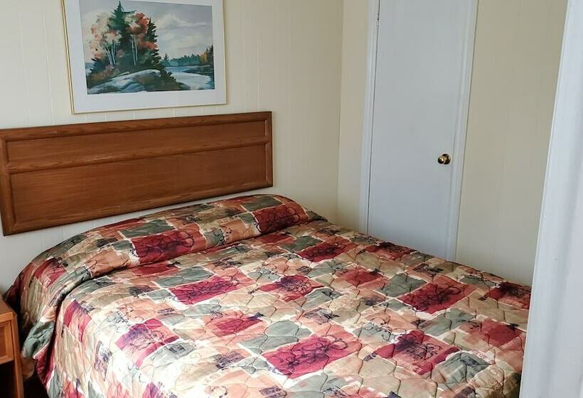 חדר סטנדרט שתי מיטות זוגיות, Wasaga Beach Inn And Cottages