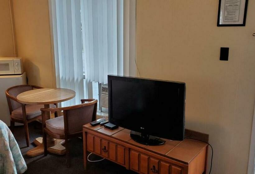 חדר סטנדרט שתי מיטות זוגיות, Wasaga Beach Inn And Cottages