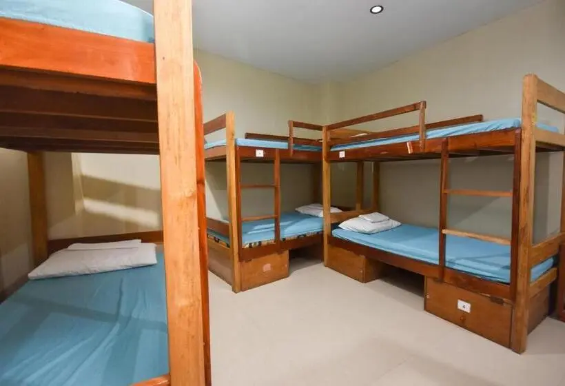 Habitació Quàdruple Clàssica, Boracay Backpackers