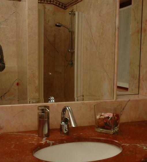 디럭스 룸, B&b Nelly