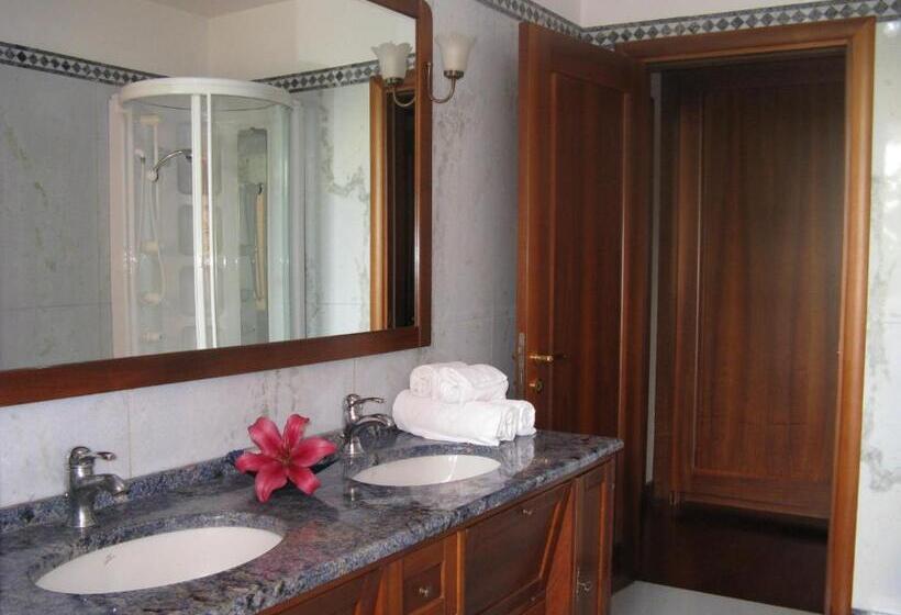 디럭스 룸, B&b Nelly