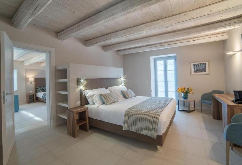 Superior Interior Room, Agromarino