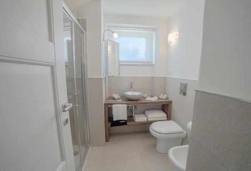 اتاق استاندارد پریمیوم سه تخته, Agromarino