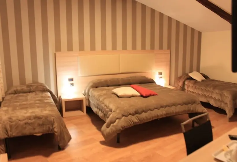 デラックスの４人部屋, La Piazza