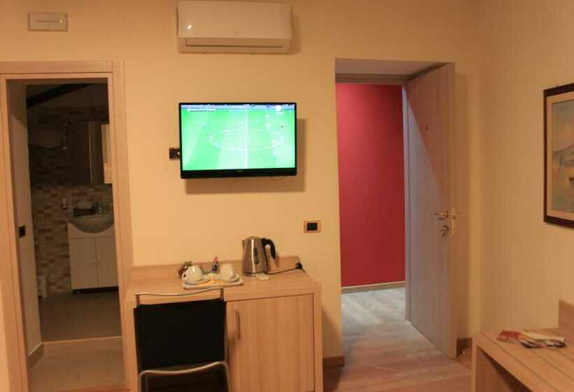 חדר דלוקס לארבעה, La Piazza