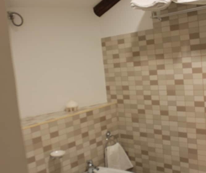 חדר דלוקס לארבעה, La Piazza