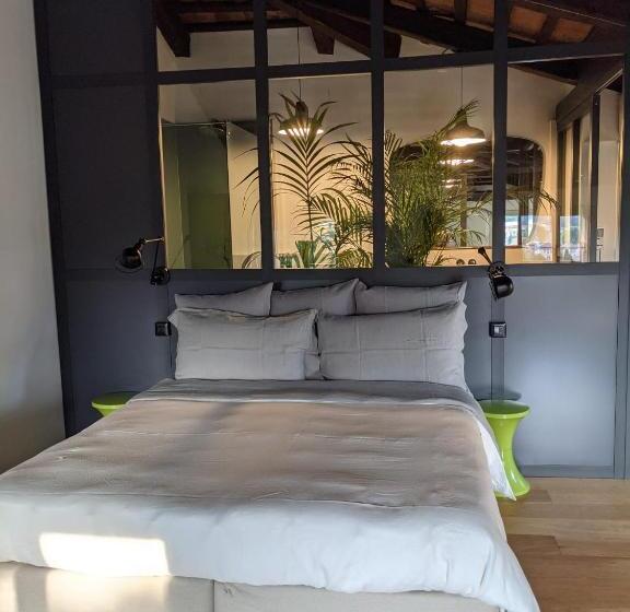 带阳台的豪华间, Le 33