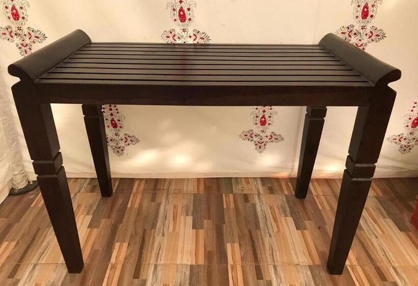 كوخ قياسي, Gir Pride Resort