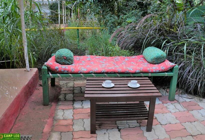 كوخ قياسي, Gir Pride Resort