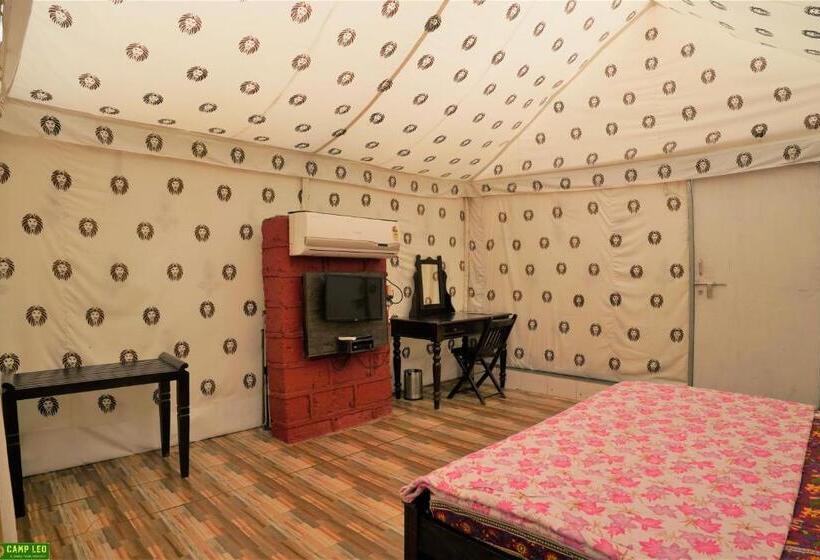 كوخ قياسي, Gir Pride Resort