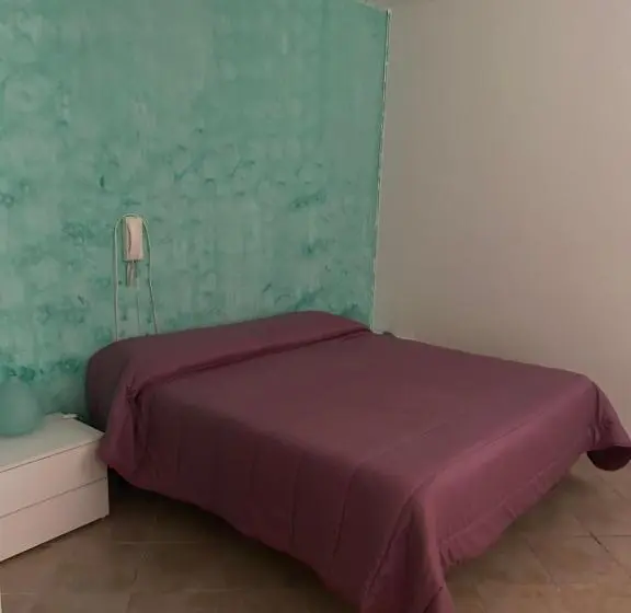 Basic Kolmen Hengen Huone, Albergo La Grolla