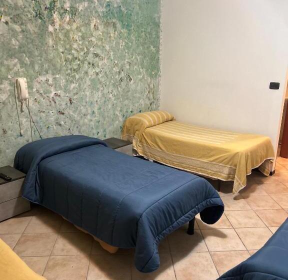 חדר משפחתי, Albergo La Grolla