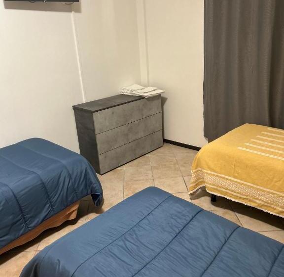 חדר משפחתי, Albergo La Grolla