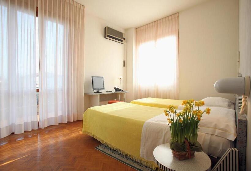 اتاق استاندارد, Alexandra