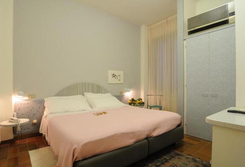 اتاق استاندارد, Alexandra