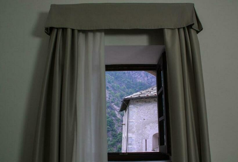 غرفة قياسية, Cavour Et Des Officiers