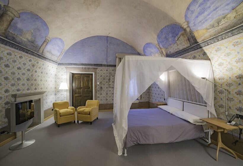 جناح, Cavour Et Des Officiers