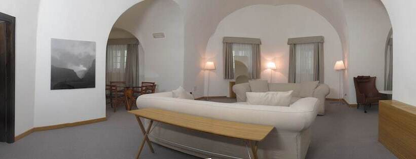 جناح, Cavour Et Des Officiers