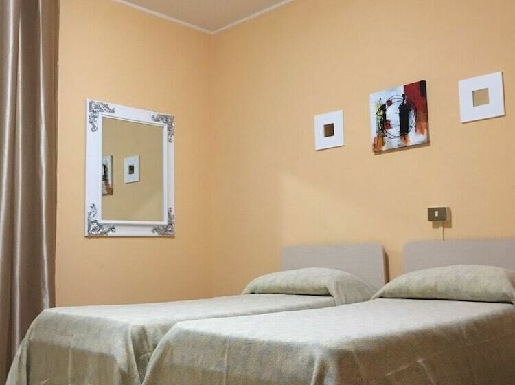 חדר סטנדרט, Commercio