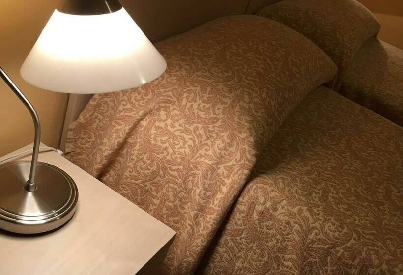 חדר סטנדרט, Commercio