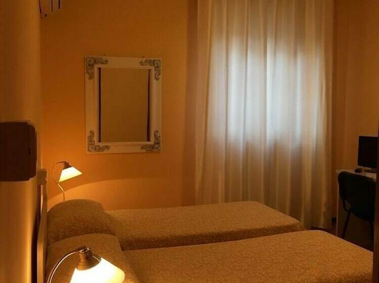 חדר סטנדרט, Commercio