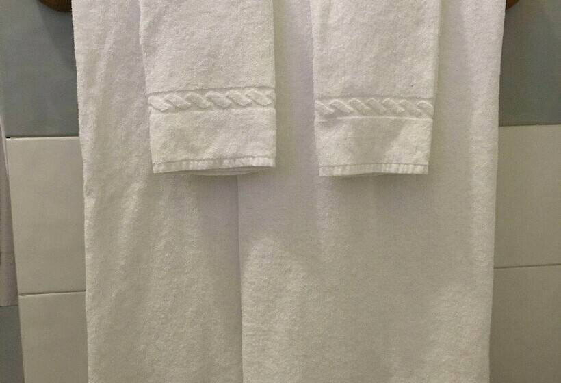 חדר סטנדרט, Commercio