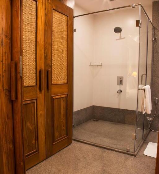 Quarto deluxe, The Guwahati Address By Centre Point