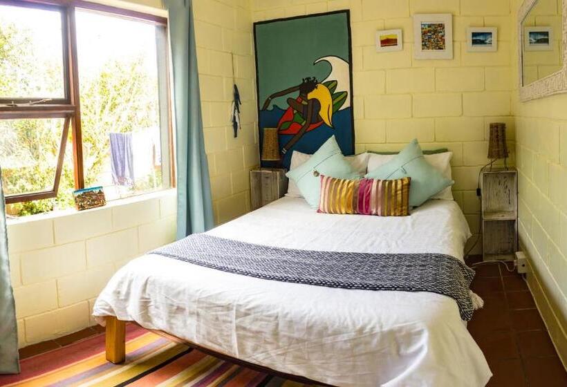 اتاق استاندارد با سرویس بهداشتی مشترک, African Ubuntu Backpackers