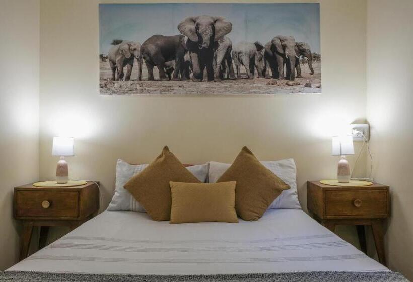 اتاق استاندارد با سرویس بهداشتی مشترک, African Ubuntu Backpackers