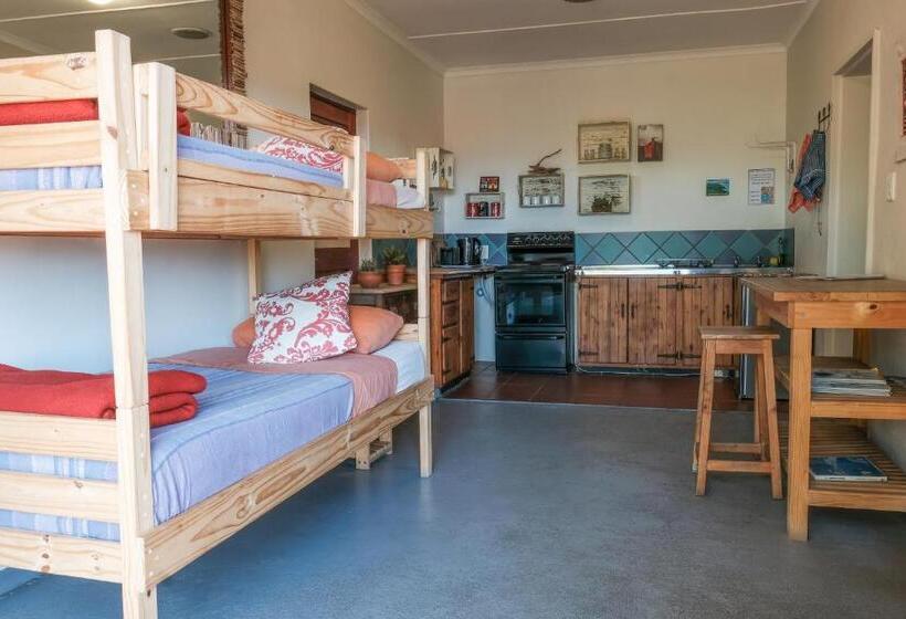 اتاق خانوادگی, African Ubuntu Backpackers