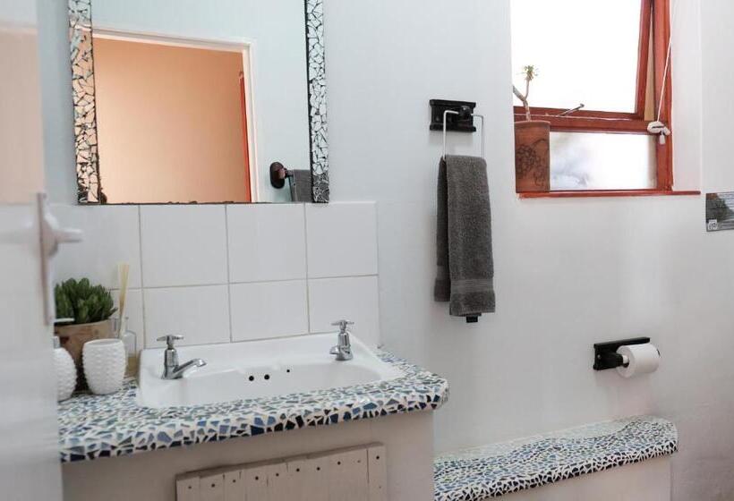 اتاق خانوادگی, African Ubuntu Backpackers