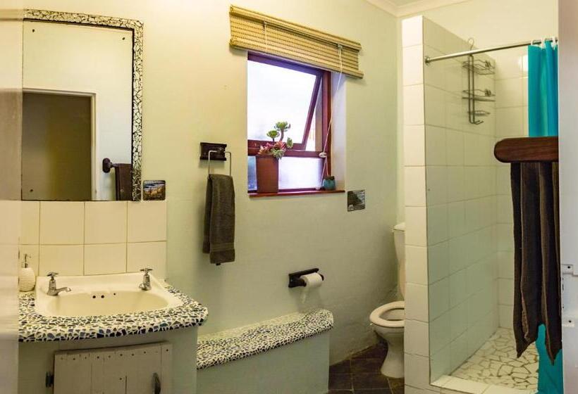 اتاق خانوادگی, African Ubuntu Backpackers