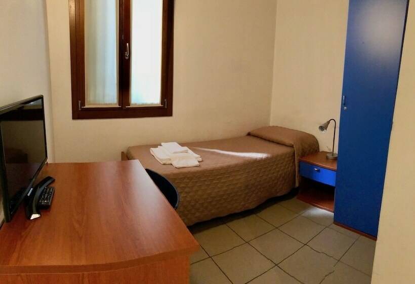 スタンダードシングルルーム, Domus Clugiae