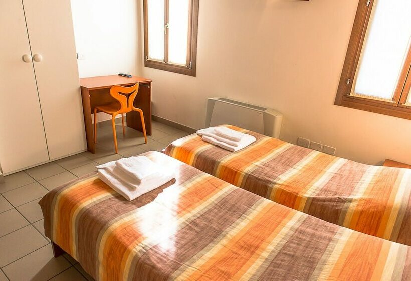 스탠다드 룸, Domus Clugiae