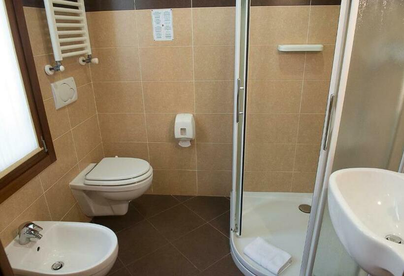 スタンダードルーム, Domus Clugiae