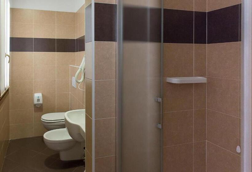 スタンダードルーム, Domus Clugiae