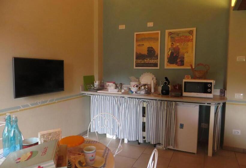 إستوديو قياسى مطلّ علي الحديقة, B&b Il Rovere